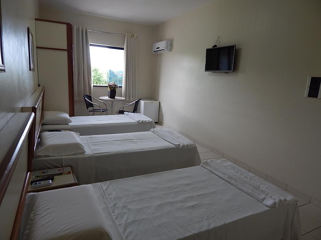 Hotel Oceania Eunapolis Quarto foto